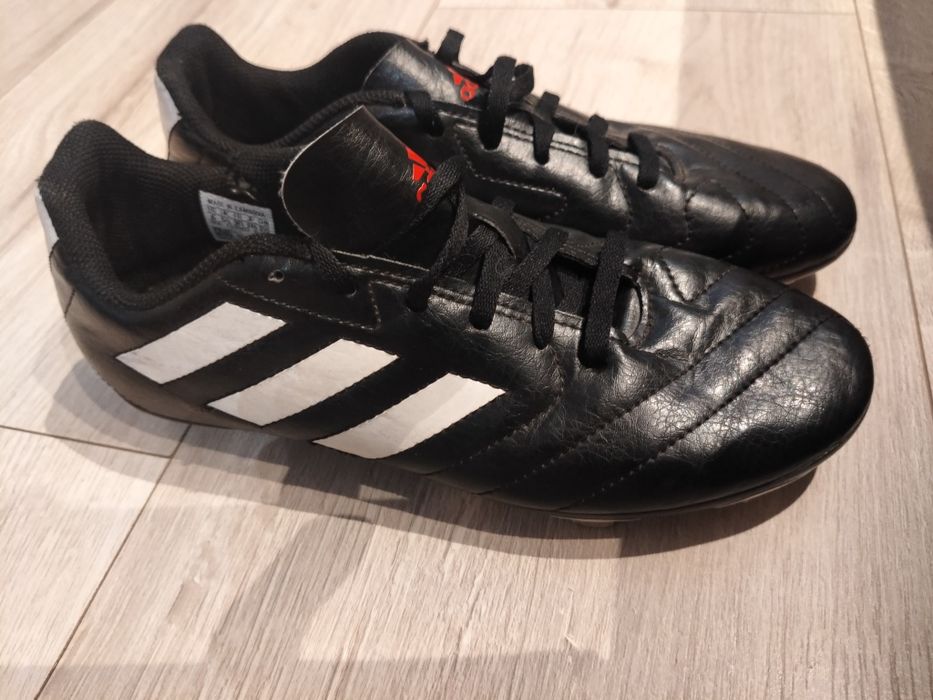 Korki Adidas skórzane.
