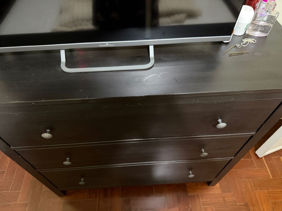Cômoda preta Ikea 3 gavetas