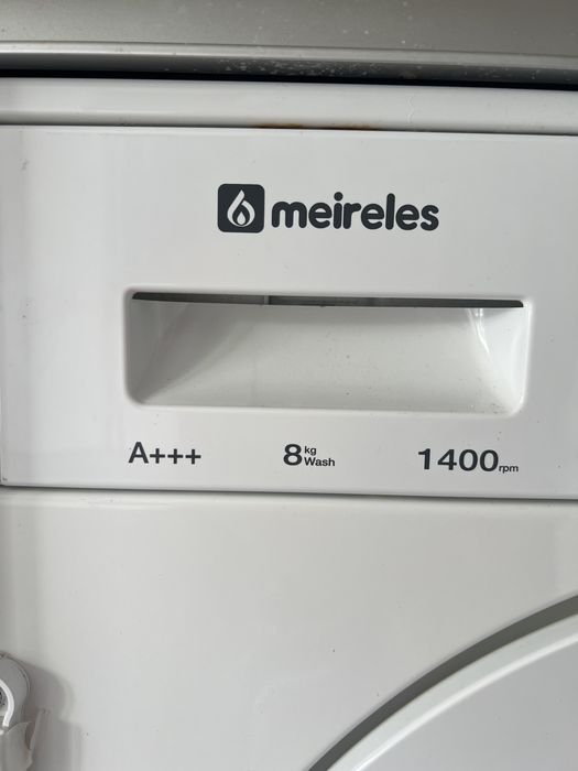 Maquina Lavar roupa encastre (Barulho)