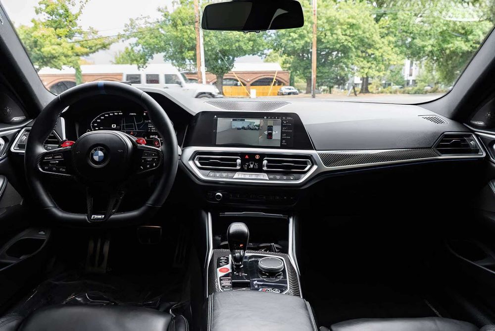 BMW M4      2021