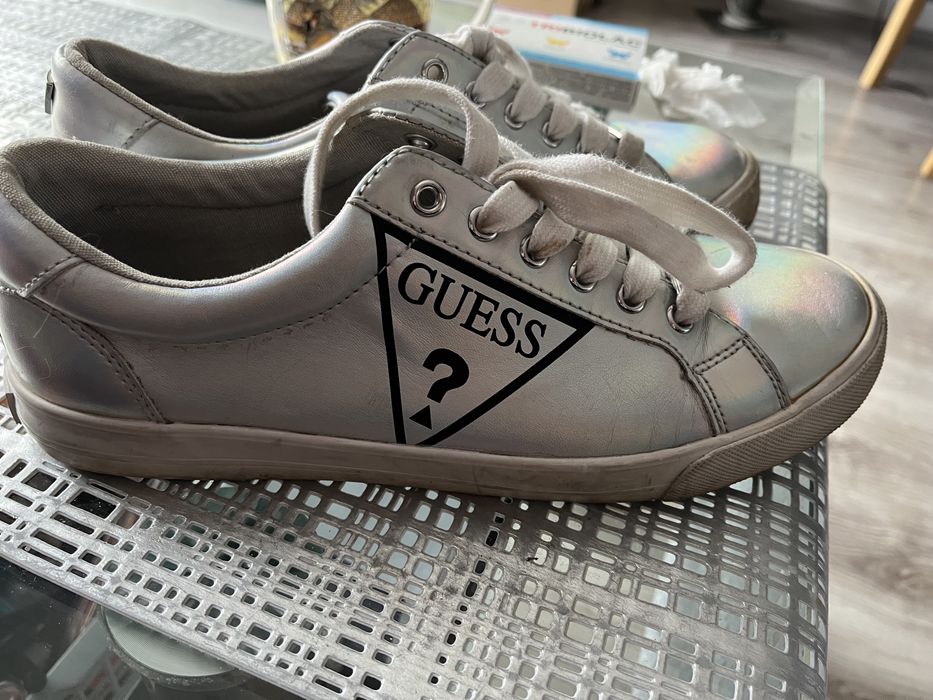 Trampki guess rozmiar 38,5 kolor srebrny kameleon
