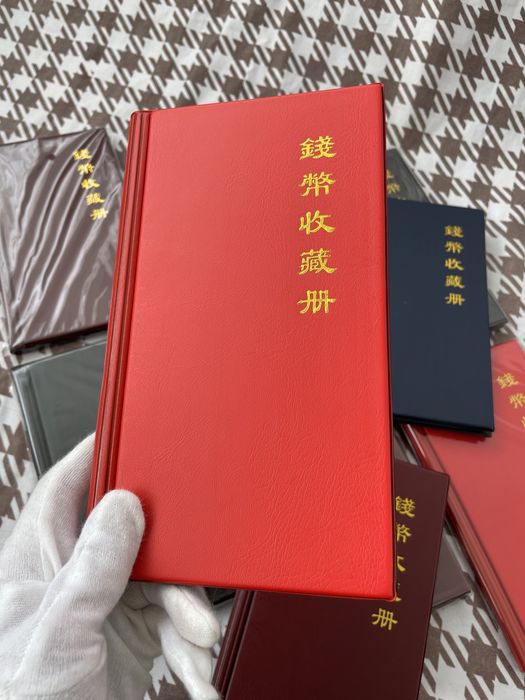 Альбом для монет під холдери 10 сторінок 52мм*52мм