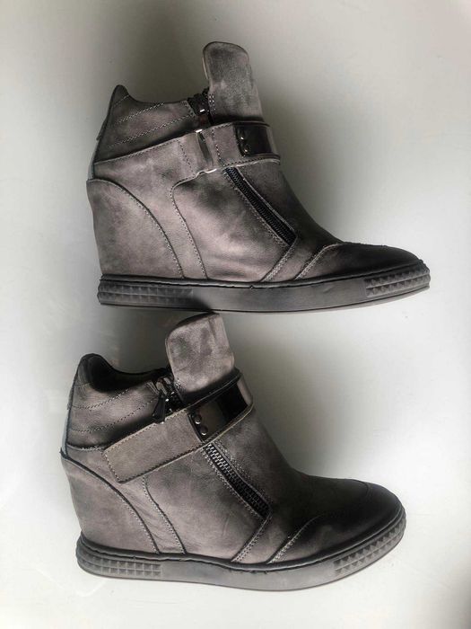 Buty damskie na koturnie Carinii B3586 skóra r 38