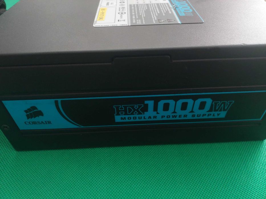 Fonte de alimentação Corsair HX 1000W - Semi-Modular