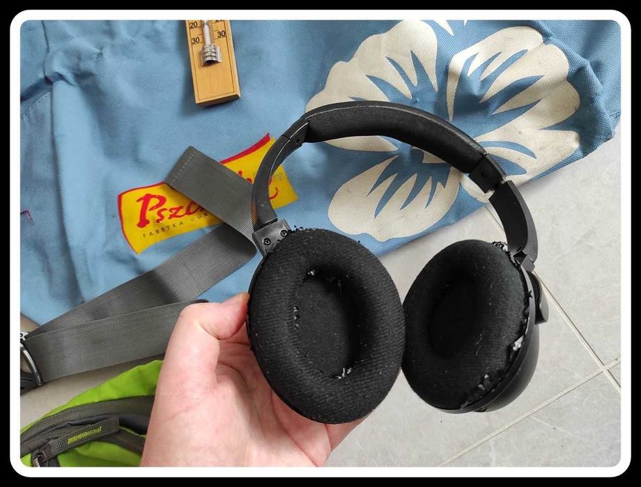 Zestaw toreb: torba podróżna x2, saszetka nerka, słuchawki