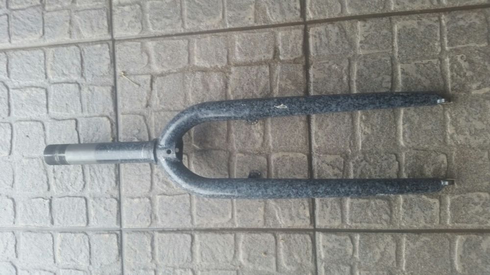 Widelec stalowy 1 1/4" pod koło 26" bh1