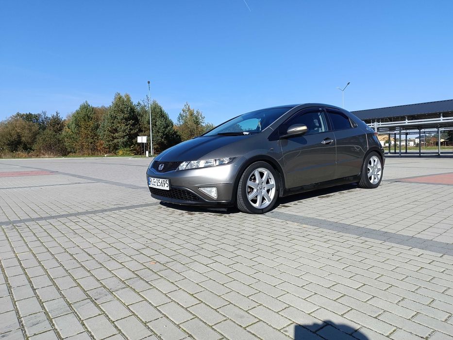 Honda Civic VIII 1.8 i-VTEC 140 KM • 2009 • LPG • Automat I-Shift