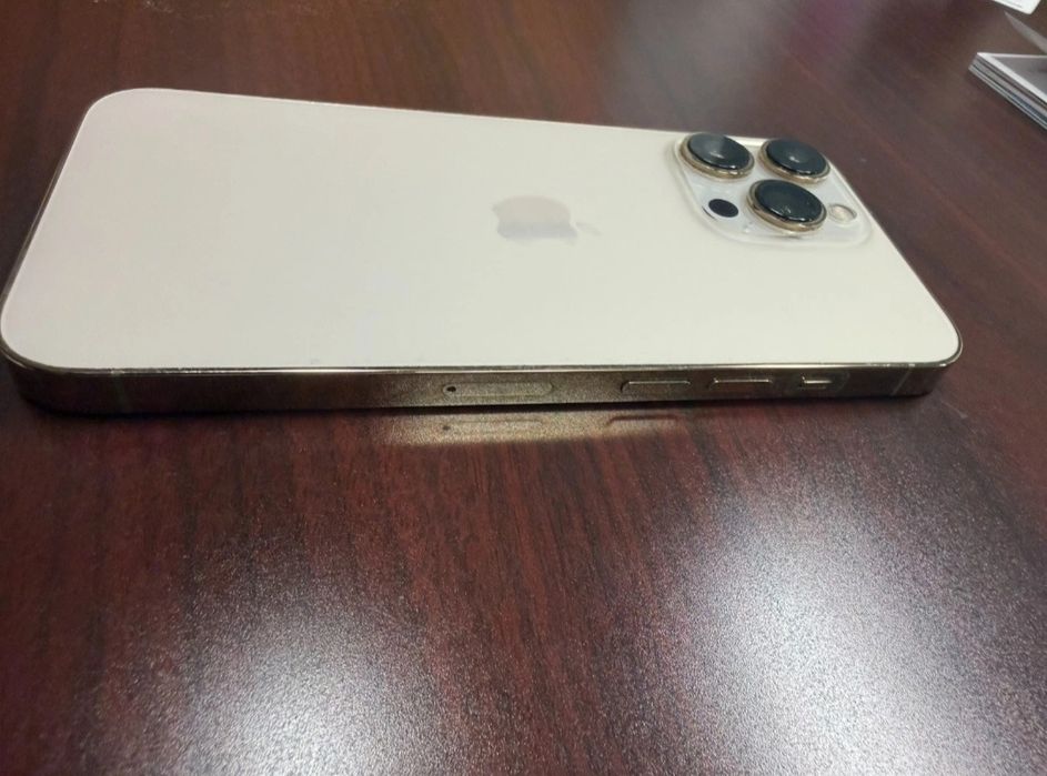 Продам IPhone 13 pro на 128 gb.