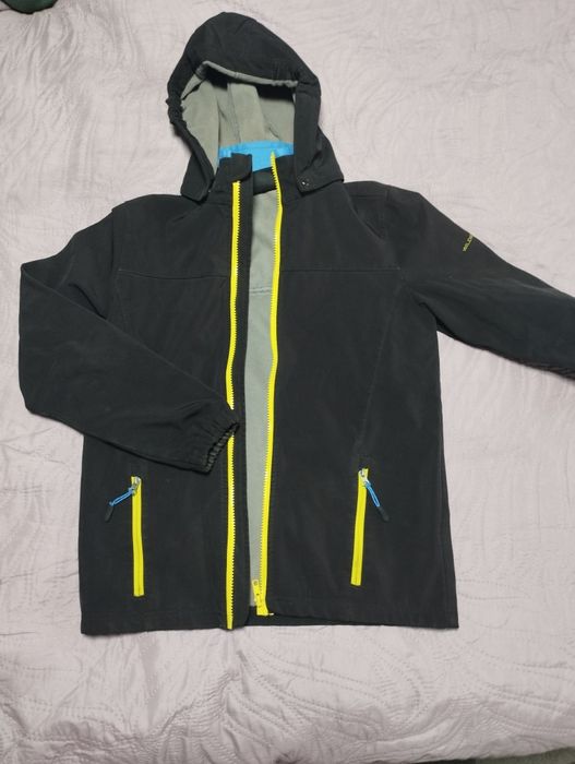 Куртка на хлопчика 152