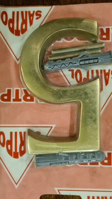 Numer domu na elewację słupek ogrodzenie numer 5