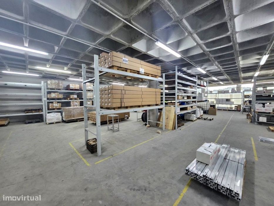 Armazém para arrendamento em Sequeira, Braga
