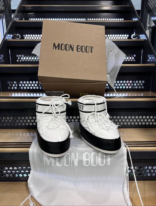 MOON Boot мунботи чоботи оверсайз чорно білі 42/44 розмір