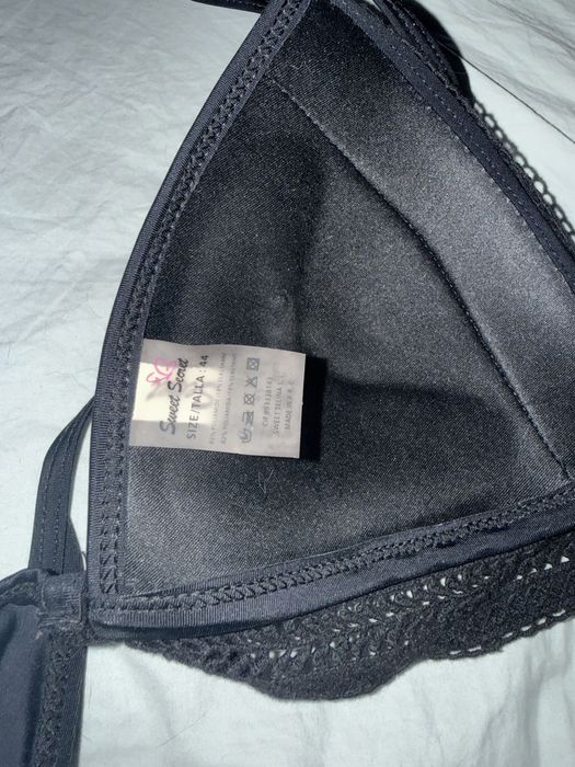 Top bikini preto com renda da sweet secret