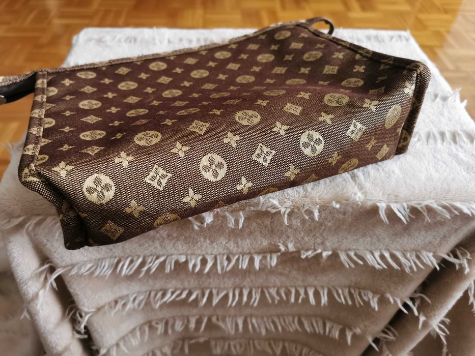 Kosmetyczka w stylu Louis Vuitton