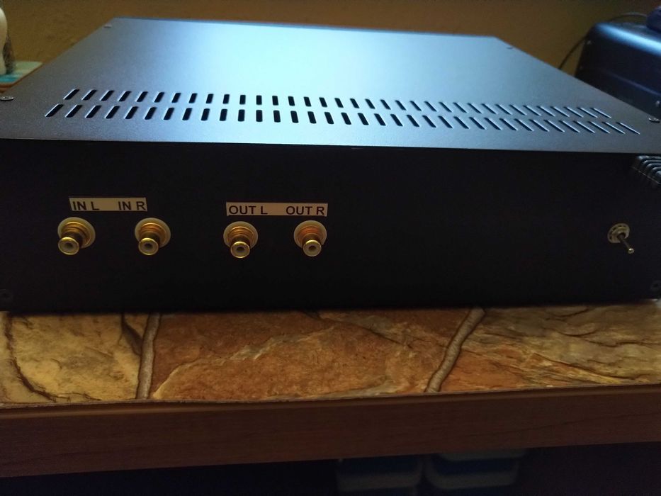 Bufor lampowy class A ze wskaźnikami VU analog
