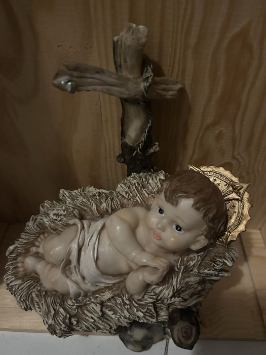 Menino Jesus peça antiga em bom estado.