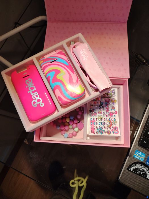 Telemóvel HMD Barbie