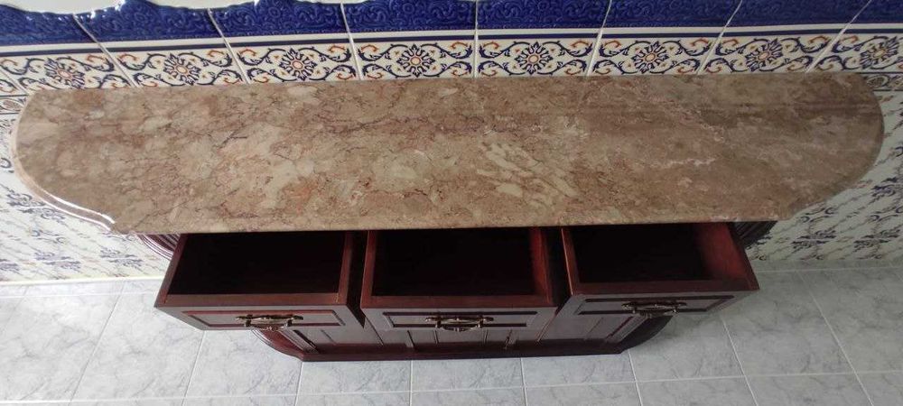 Móvel(sapateira) em mogno