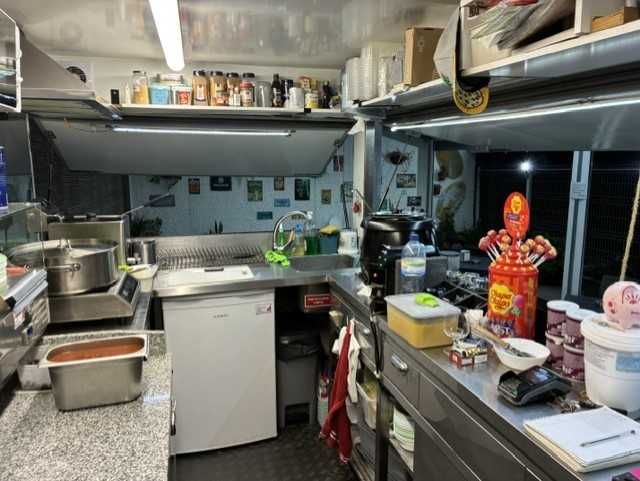 Roulote a pizzas e outros