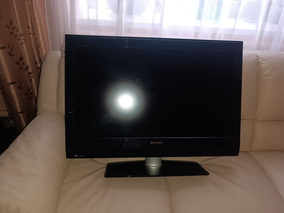 Телевізор Philips 32" (81 см). 2 HDMI. Збірка Польща. Гарна картинка