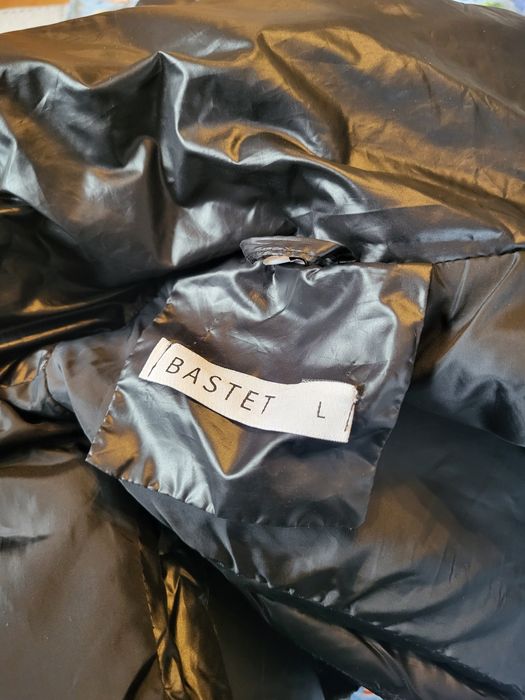 Bastet L kamizelka odpinana krótka długa klamry czarna gruba