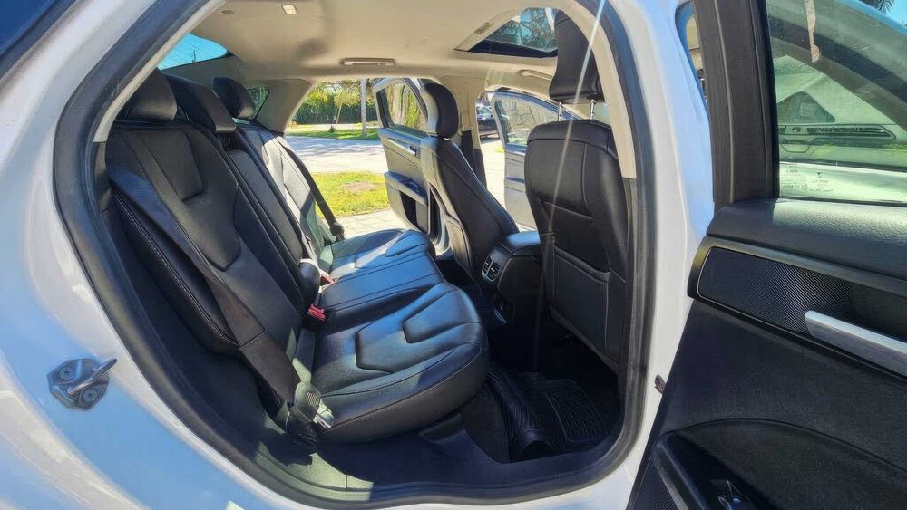 Ford Fusion Hybrid Titanium      2019