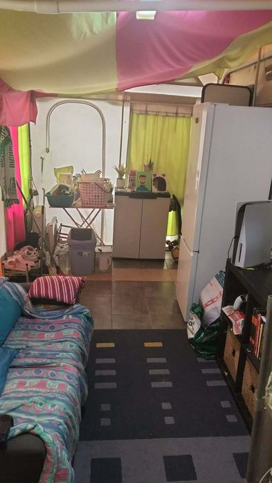 Caravana c estrutura exterior