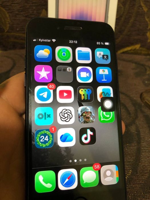 Айфон се 2022. Оригинал! Apple