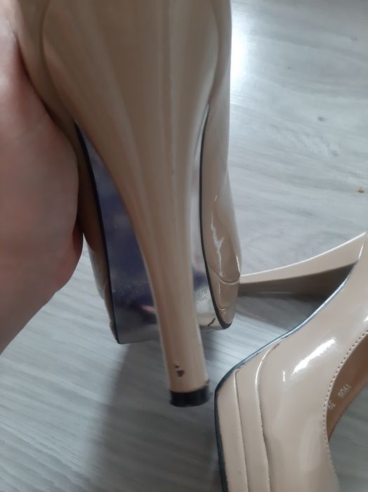 Czółenka na obcasie szpilki  roz.39