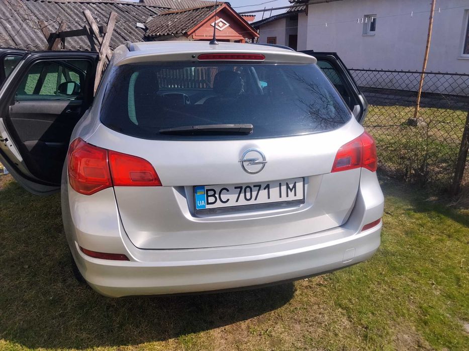 OPEL Astra j універсал
