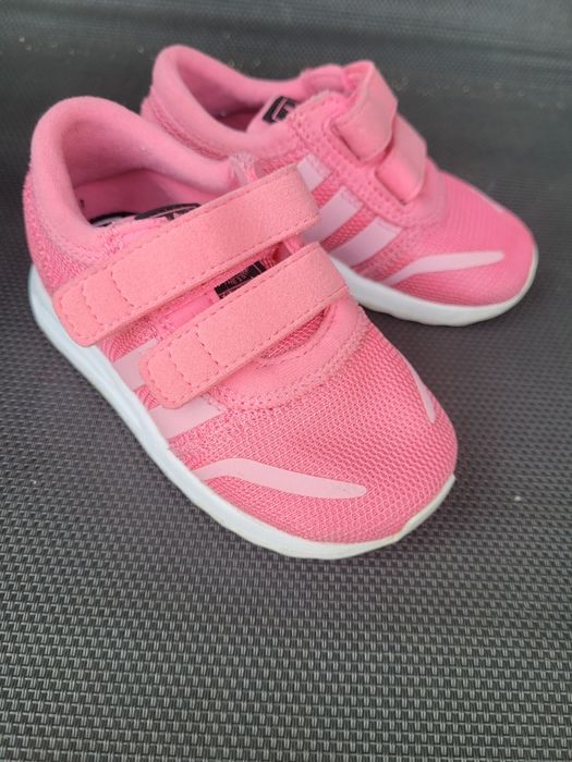 Buty adidas siateczkowe. Model los Angeles