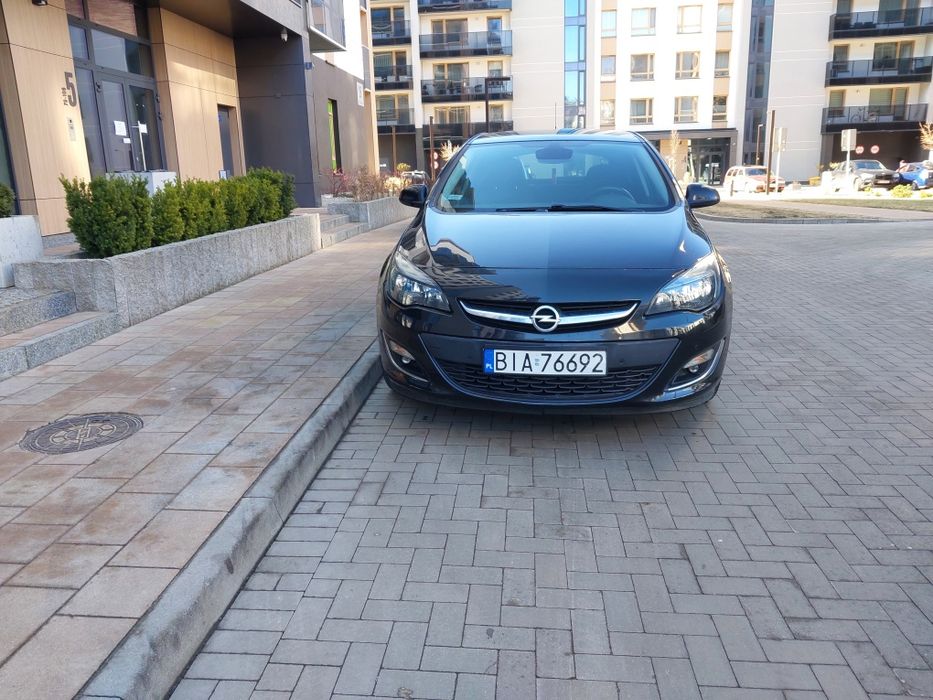 Opel Astra 2013 rok Lift 1.4 T B+gaz