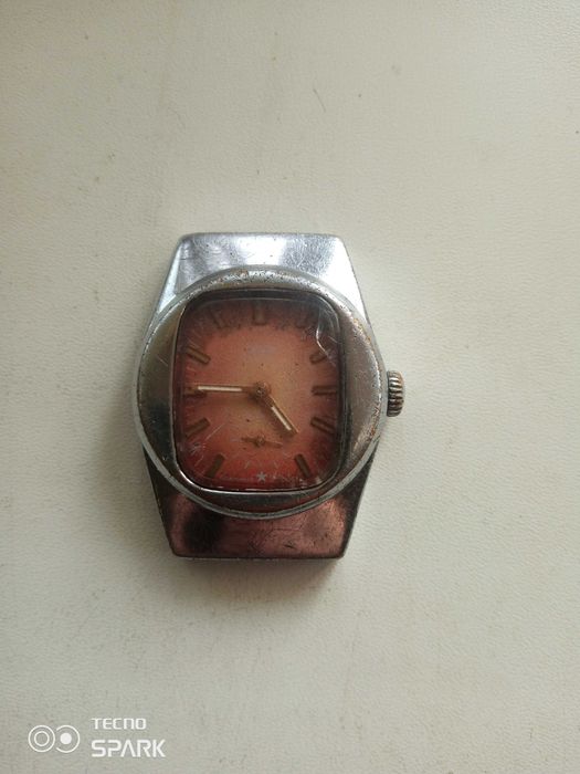 Часы ЗИМ СССР не идут.