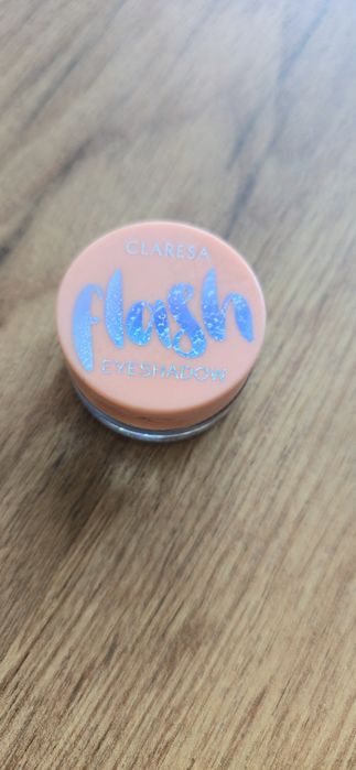 Cień w kremie Claresa