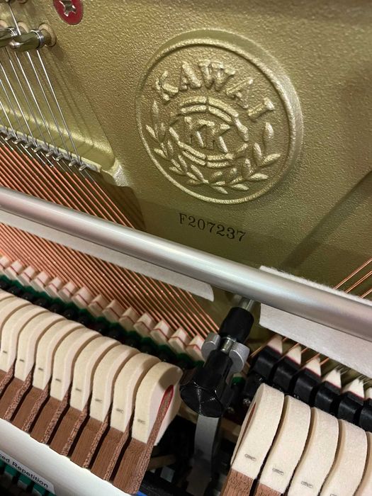 Usado 2 vezes | Kawai K-300 | Piano acústico vertical