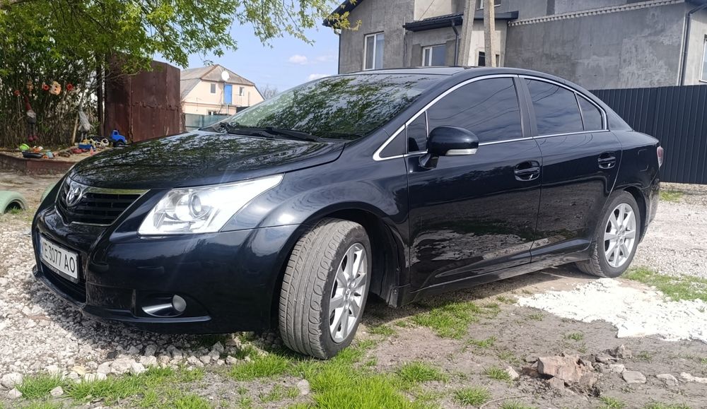 Tayota avensis 2011