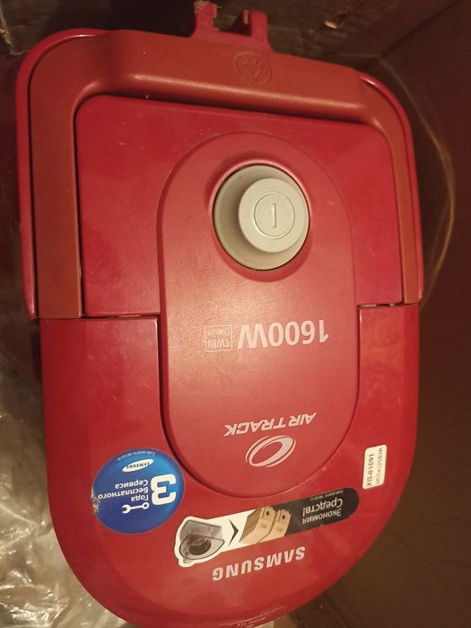 Продам працюючий пилосос