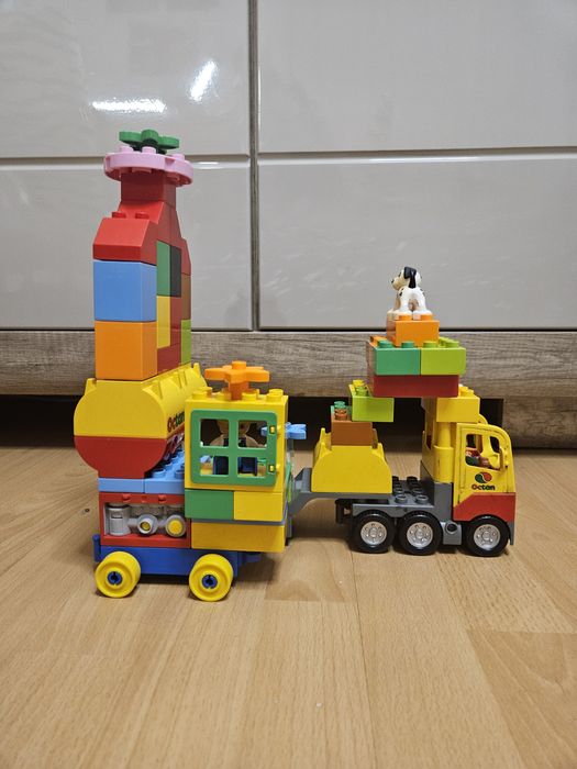 Lego duplo ciężarówka, cyferki, zwierzątka
