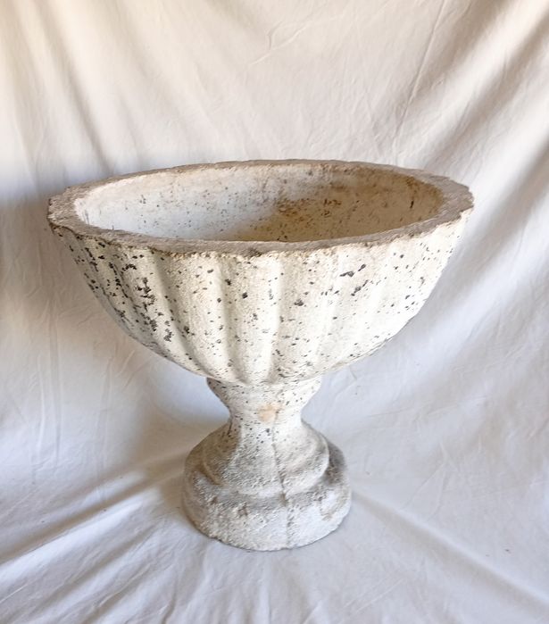 Vaso de jardim em pedra 45 diâmetro por 55 altura tura ltura
