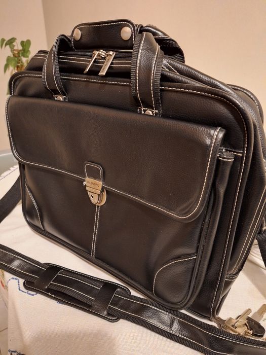 Pasta executiva, marca Valentino