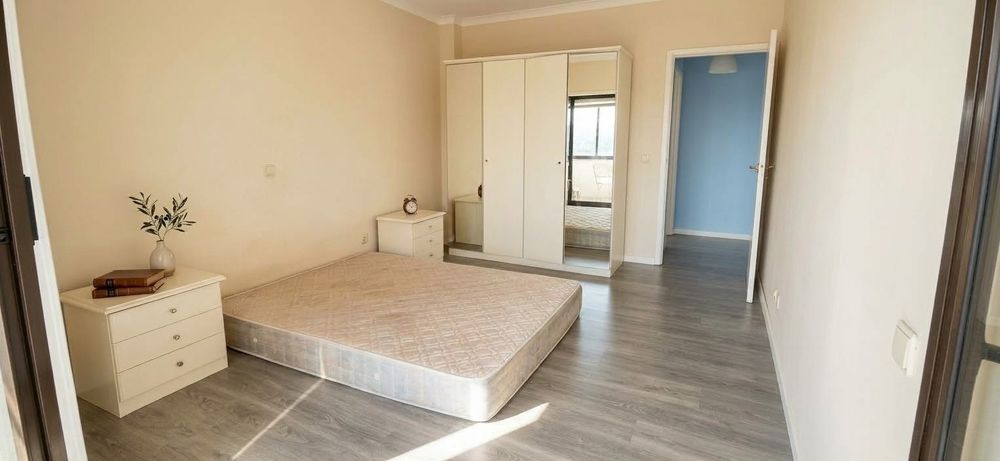Apartamento T1 mobilado com 70 m²