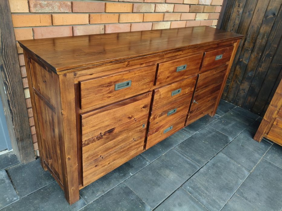 Zestaw mebli kolonialnych