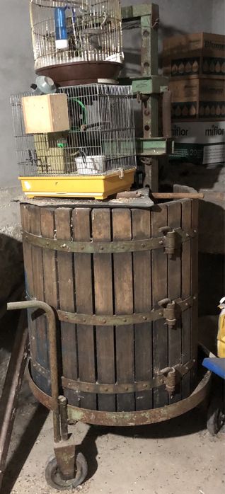 Prensa para vinho movel