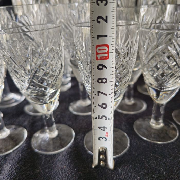 Рюмки фужеры хрустальные на ножке