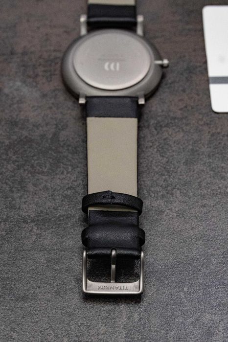 Наручний годинник Danish Design (титановий корпус, шкіряний ремінець)