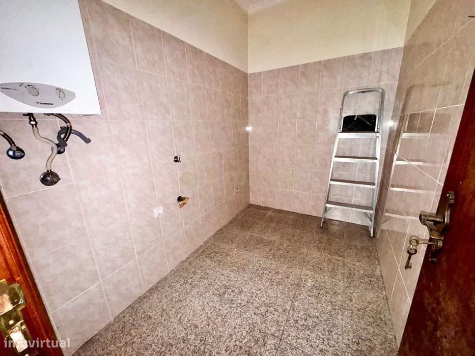 Gaula de Baixo. Moradia T3 com Suite, Vista Mar e Potencial