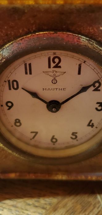 Старовинний годинник