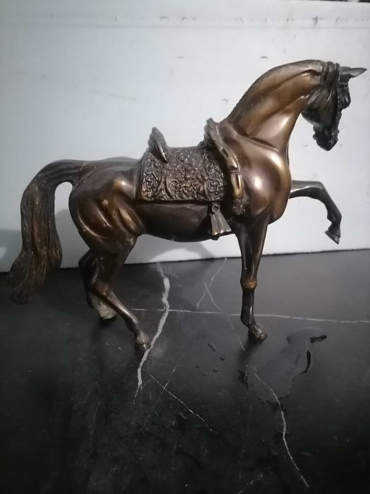 Cavalo, escultura em bronze patinado