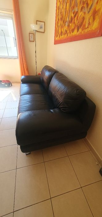 Sofá Preto Pele 3 Lugares