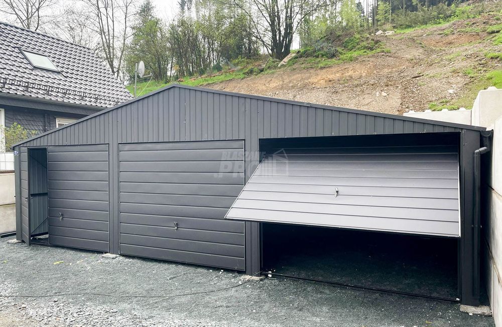 Garaż blaszany 9x6  antracyt 3x brama uchylna   Dach dwuspad GP134